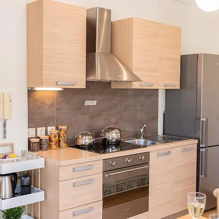 Arya Seaside Apartament *