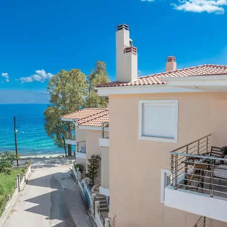 Arya Seaside Apartment Karavomylos