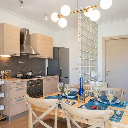 Arya Seaside * 카라보밀로스