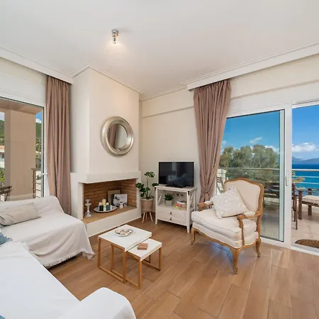 アパート Arya Seaside カラヴォミロス