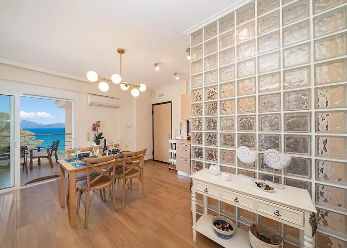 Arya Seaside アパート カラヴォミロス