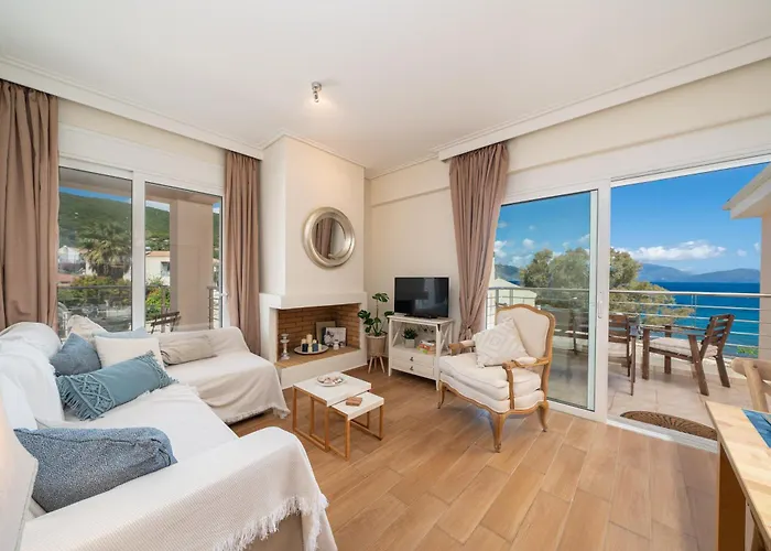 アパート Arya Seaside カラヴォミロス